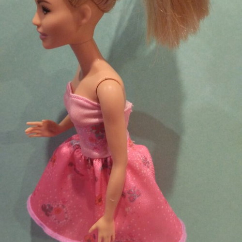 Barbie Fashionista doll like new
