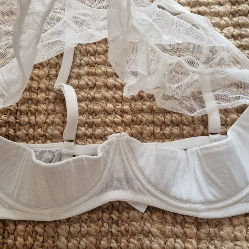 Blubella lingerie set new, white, includes black panty gift
