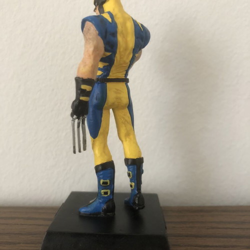 Marvel Eaglemoss Wolverine figurine used with magazine