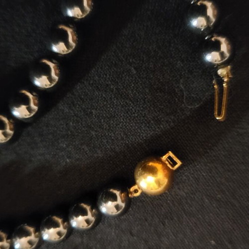 Hematite necklace with 14k gold clasp, 68.5cm
