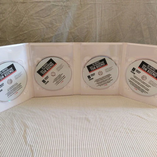 The Days That Shook The World DVD set like new, documentary series