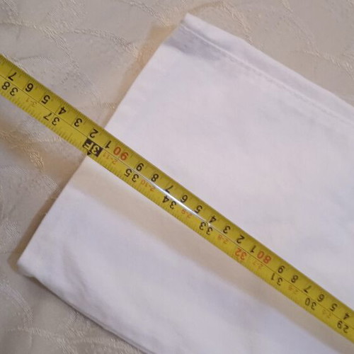 Denim Dreams white pants like new, elastic fabric with embroidery