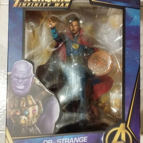 Dr. Strange PVC Diorama statue like new, boxed