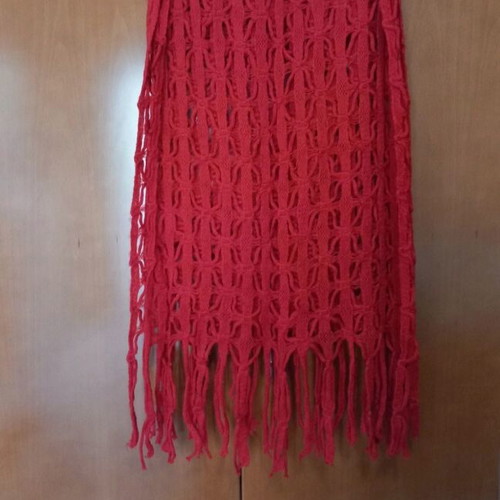Pashmina like new, red knitted scarf