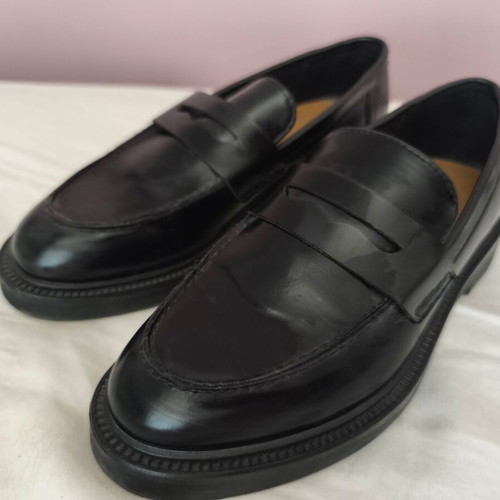 Black moccasins size 35 H&M like new