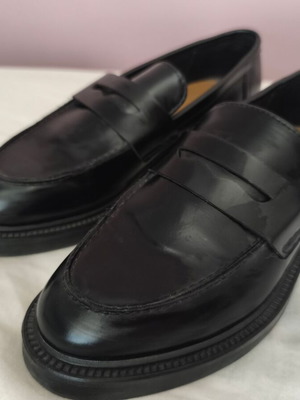 Black moccasins size 35 H&M like new