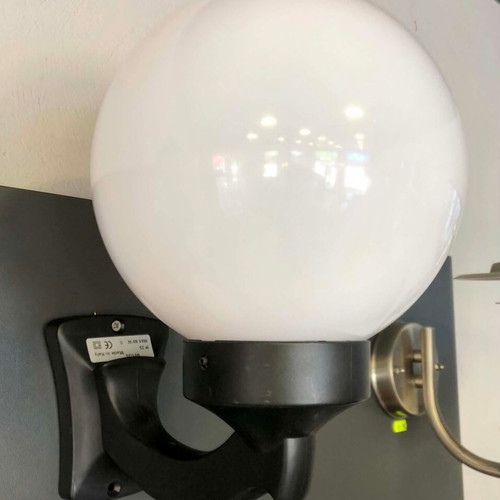 Wall light with arm (Ball) E27 screw lamp new