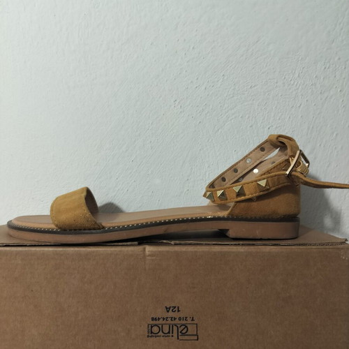 Sandal used, mustard color, size 37, flat style
