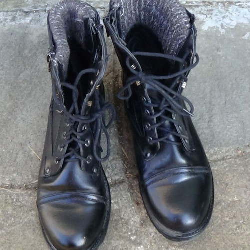 Voi & Noi women's black ankle boots size 38 like new
