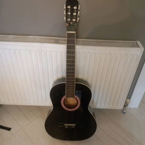 Classical guitar 4/4 used with case and footstool option