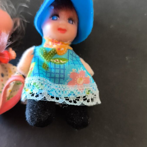 Filenaditses dolls AS, one without hat