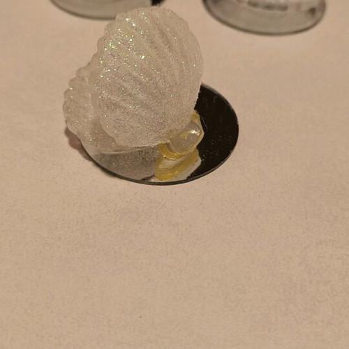 Decorative shells with rhinestones like new, set of 3