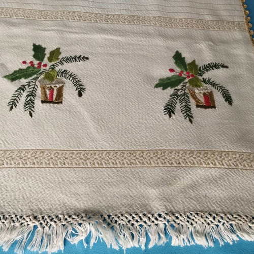 Handmade Christmas Runner Vintage 1960 like new