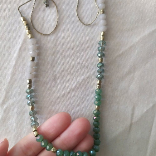 Necklace with adjustable mechanism, Accessories store