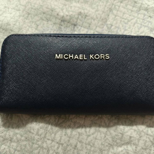 Michael Kors unisex wallet like new, black