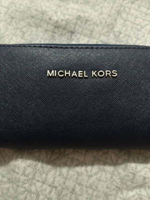 Michael Kors unisex wallet like new, black