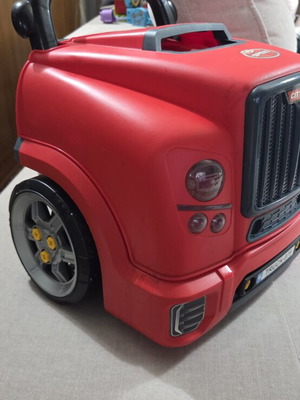 Toy truck toolbox with tools and light