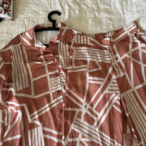 Set of pants with shirt new, pink and gold