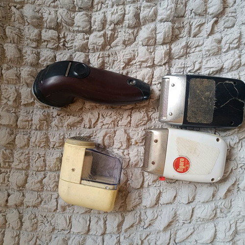Vintage Braun Philips Figaro and WFE Fusselboy shavers used, pack of 4