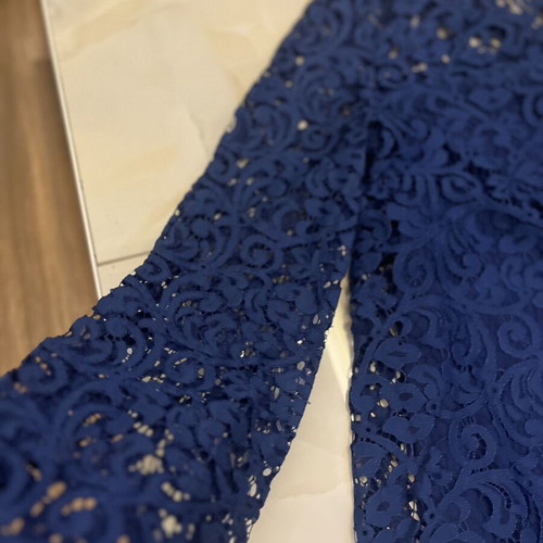 Zara woman mini dress in blue guipure lace, like new, XS