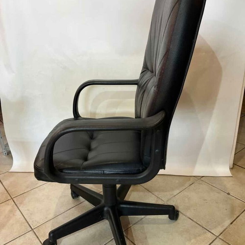 Black office chair with armrests, leatherette, 110x66x50 cm
