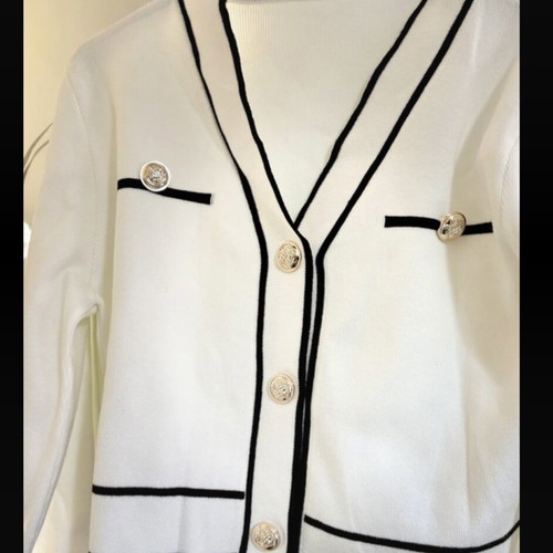 Cropped white cardigan with black details and gold buttons, new size M