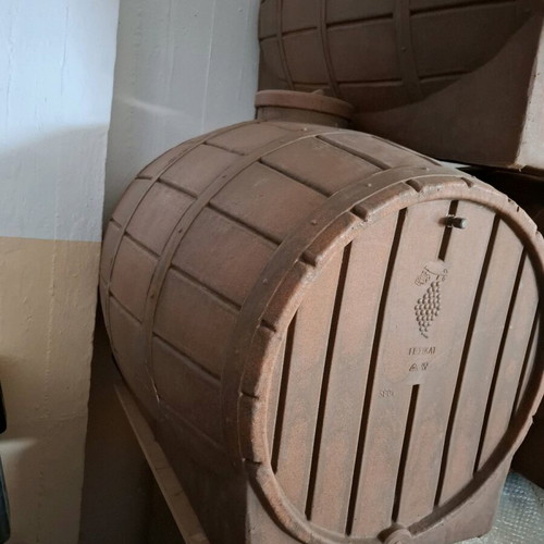 Wine barrel 320lt new with tap