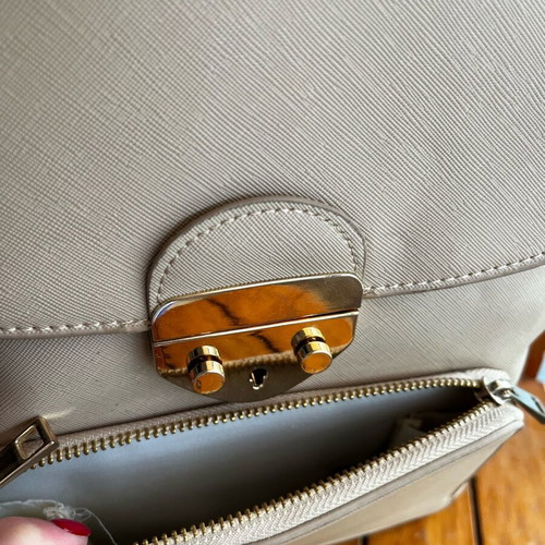 Back pack like new, beige backpack