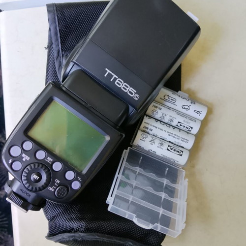 Godox TT685-C Flash for Canon used with rechargeable batteries