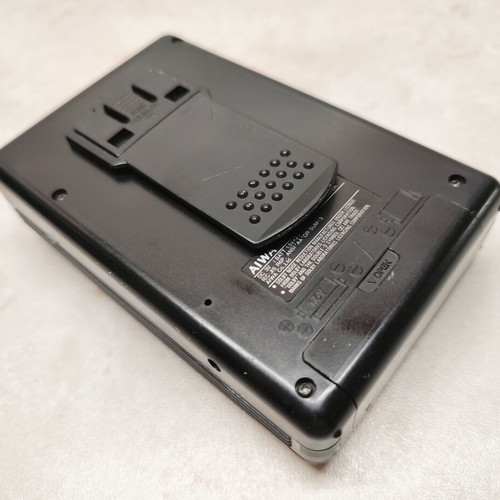 AIWA HS-T11 Walkman Super Bass cassette player used, vintage Japan