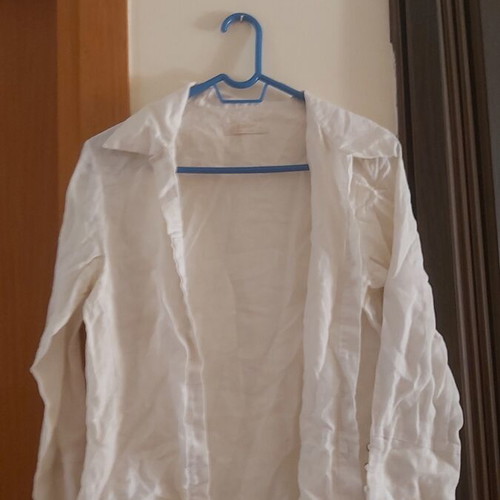 Sarah women's shirt medium, like new, white beige