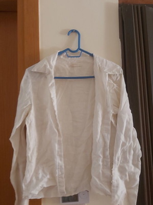 Sarah women's shirt medium, like new, white beige