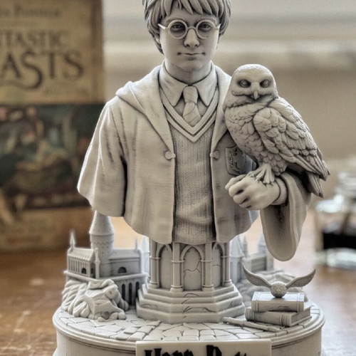 Harry Potter & Hedwig Diorama Bust new, wizarding world decor