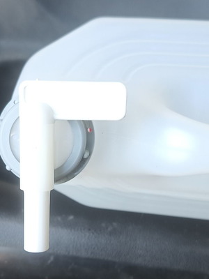 Plastic spigot for liquid containers new