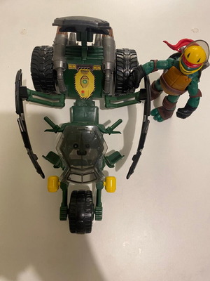 Teenage Mutant Ninja Turtles Stealth Bike and Ralphael Figure Set used