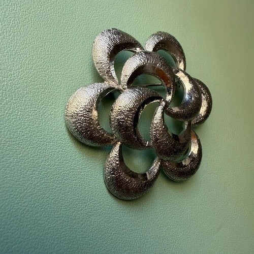 Vintage 80’s brooch like new, silver