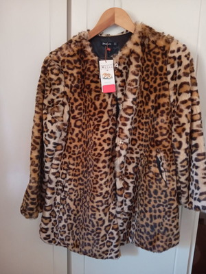Stradivarius women's coat new with tags