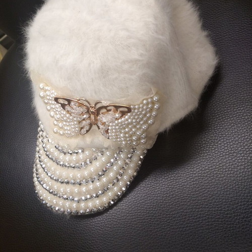 Women's winter fur hat new, white
