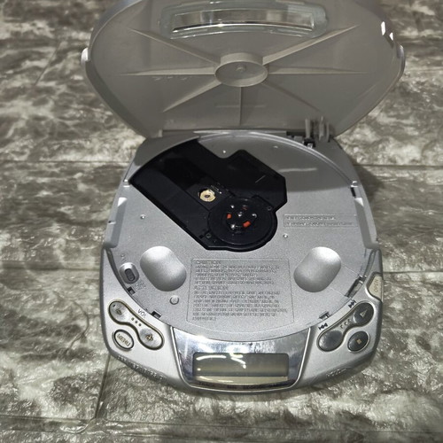 Sony CD Walkman D-E200 for parts or repair, used