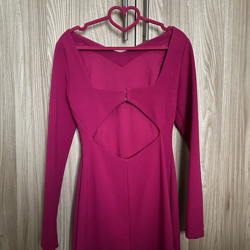 Zara short fuchsia dress used with open back and long sleeve