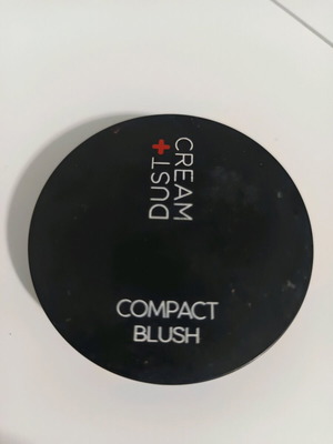Dust and cream compact blush σε κοραλλοκαφέ χρώμα