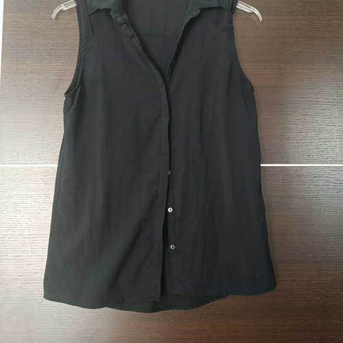 Stradivarius Black Summer Shirt like new, sheer shoulders, size S