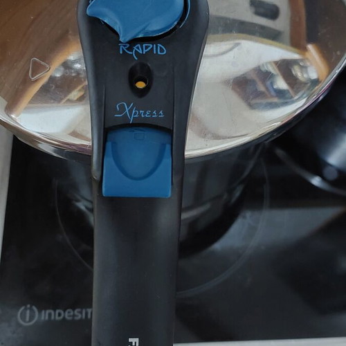 Fagor Pressure Cooker 5L Like New, Suitable for All Hobs