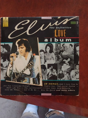 Elvis The Definitive Love Album 2 LPs used, excellent condition