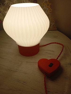 Retro lamp with white pleated shade and heart switch new