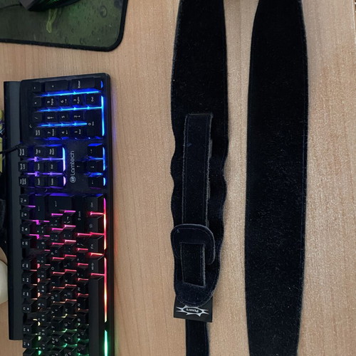 Perri’s leather guitar strap