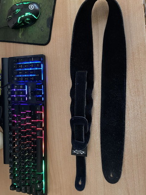 Perri’s leather guitar strap
