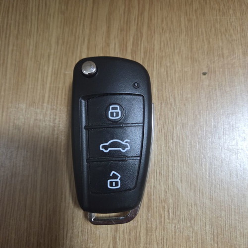 Audi key case with 3 buttons and blade new