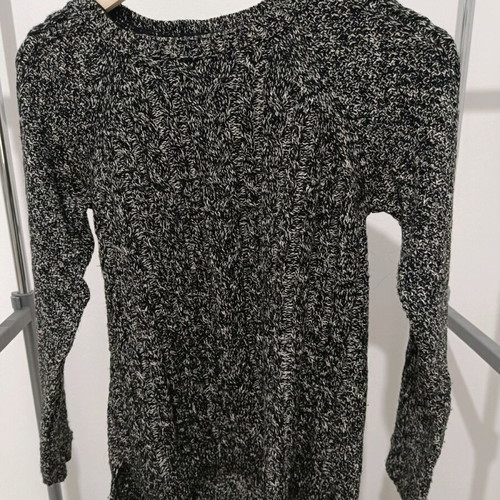 Knitted sweater like new, size S, black and white