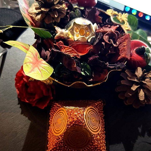 Pyramidal Golden Copper orgonite like new with 5 gold-plated MWO antennas